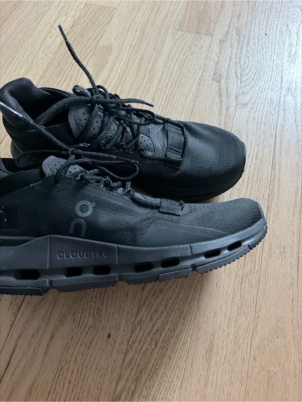 On Cloudnova Women’s Sneakers All Black – Size 7.5